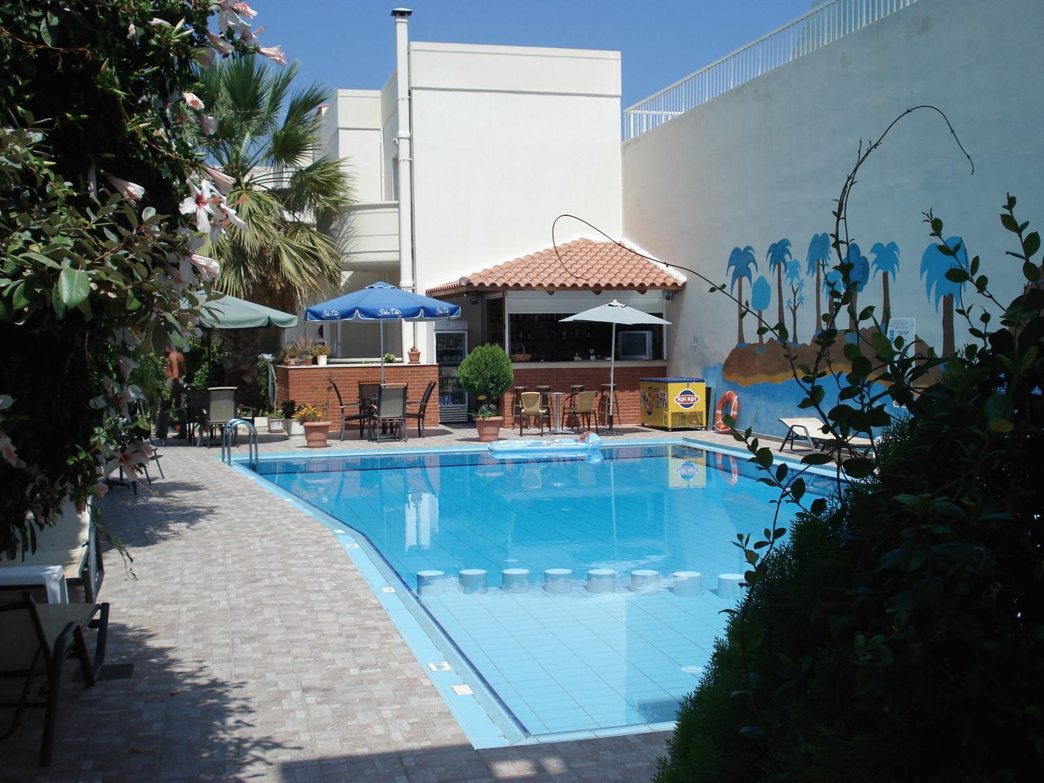Akatos Hotel Agia Marina エクステリア 写真