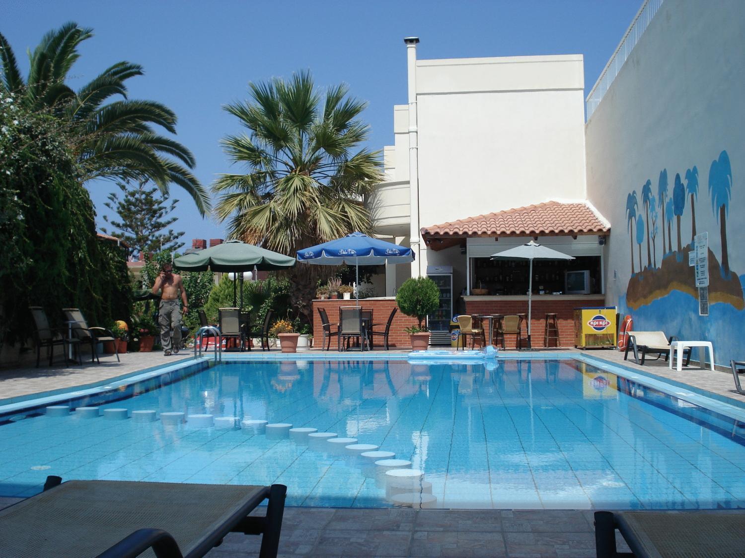 Akatos Hotel Agia Marina エクステリア 写真