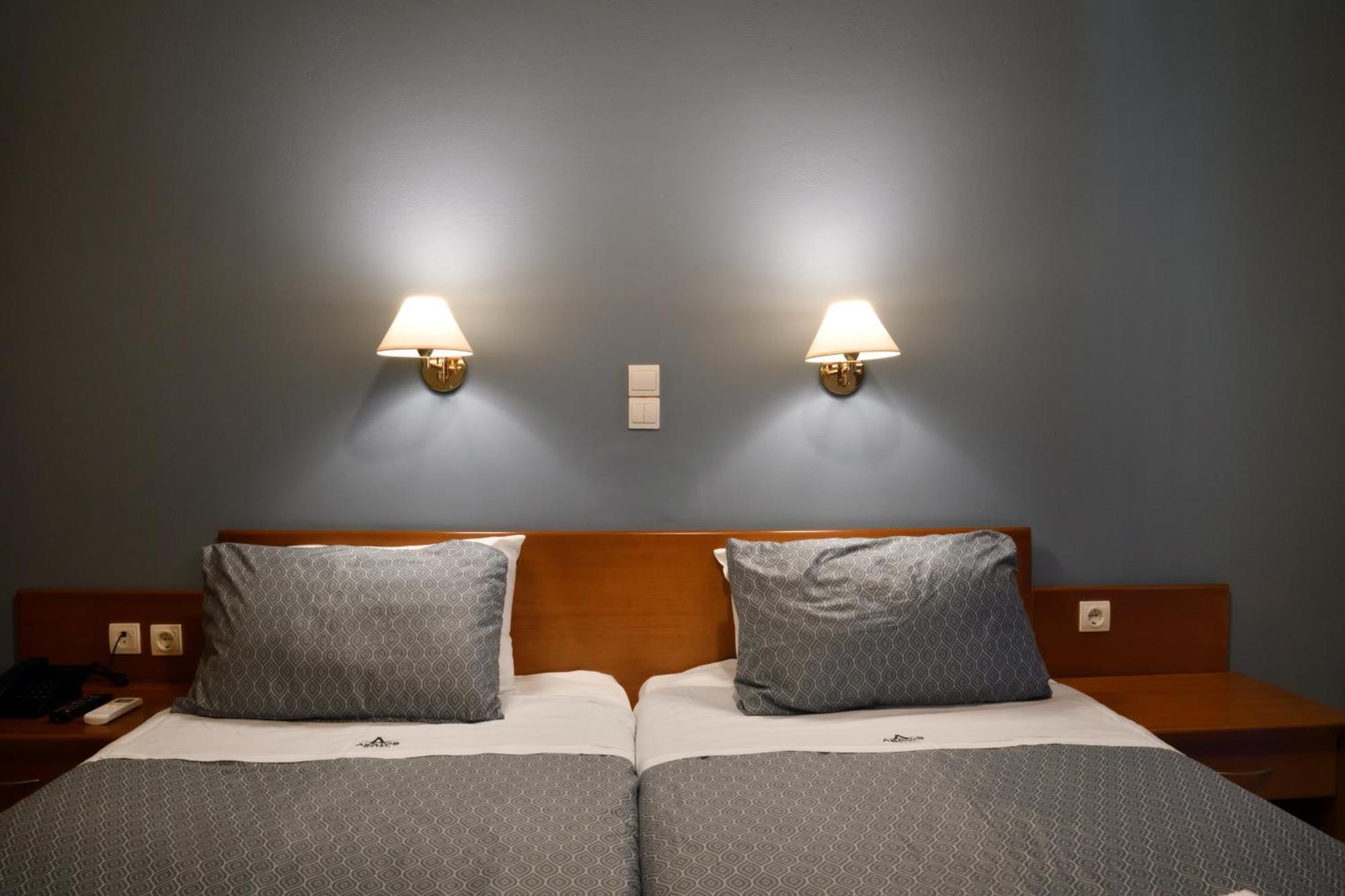 Akatos Hotel Agia Marina エクステリア 写真