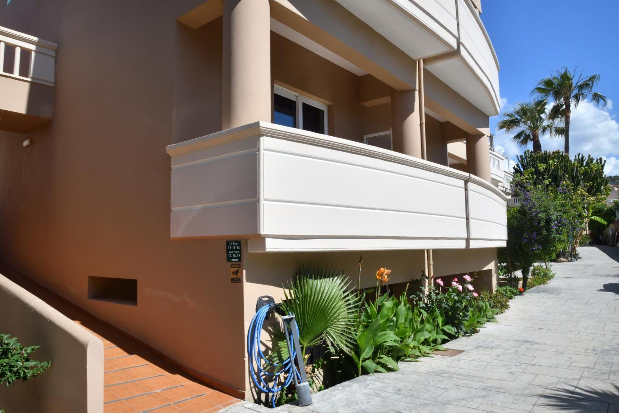 Akatos Hotel Agia Marina エクステリア 写真