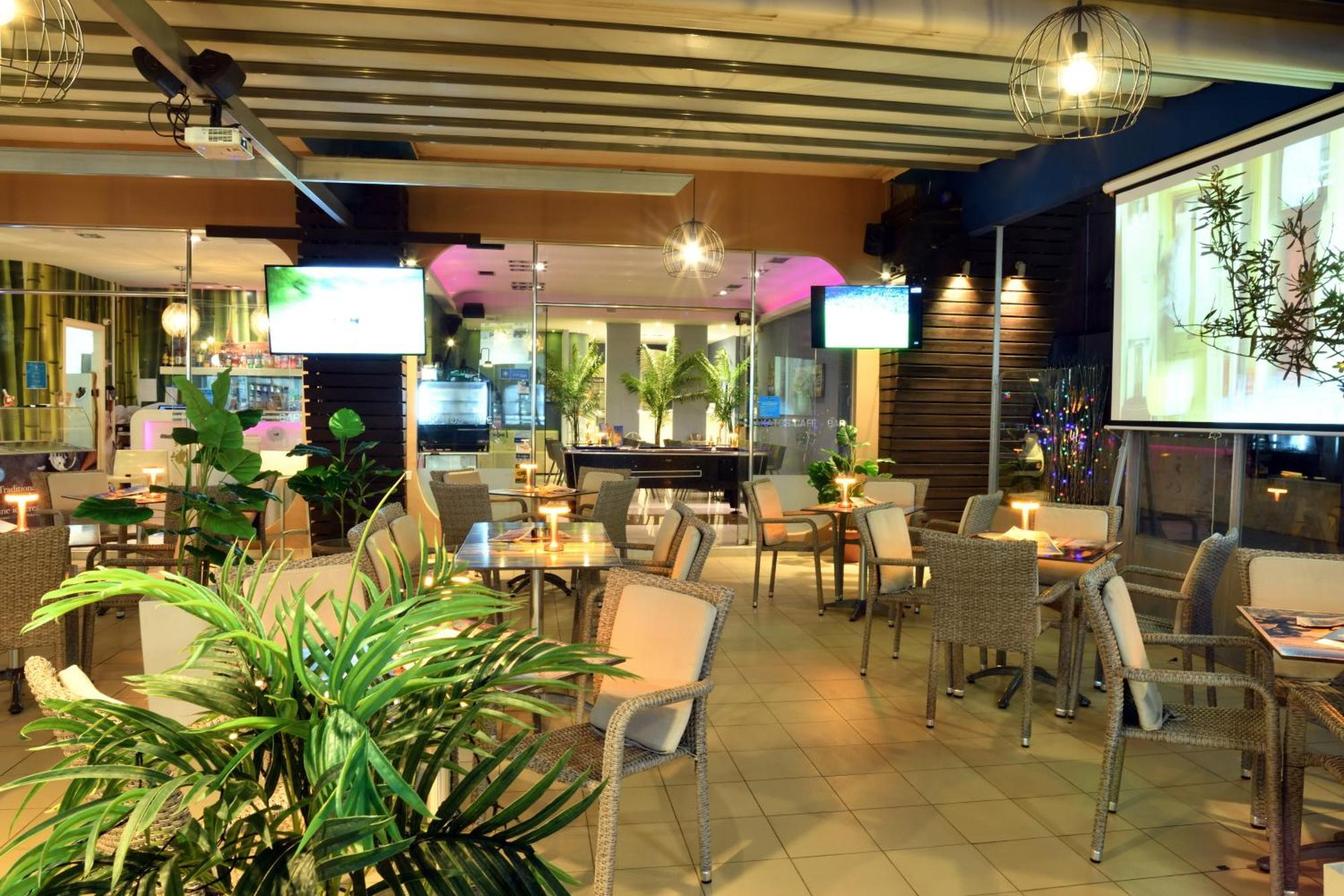 Akatos Hotel Agia Marina エクステリア 写真