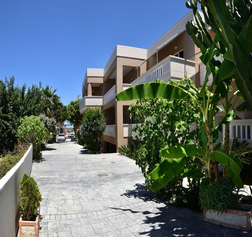 Akatos Hotel Agia Marina エクステリア 写真
